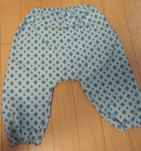 材料費0円 サルエル風子供ズボンの作り方 100均のハギレ2枚で簡単手作り イクジラ